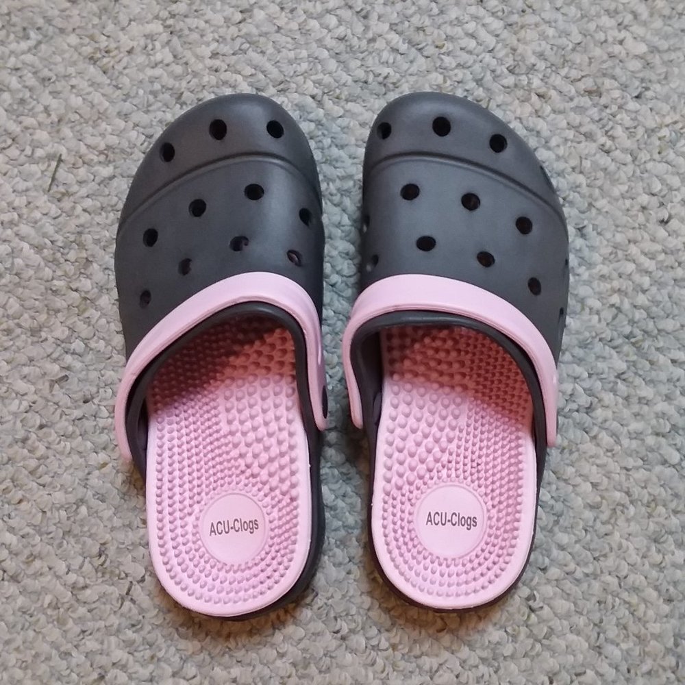Acu-Clogs